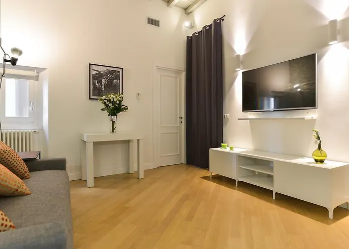 Eve Luxury Pantheon Rom